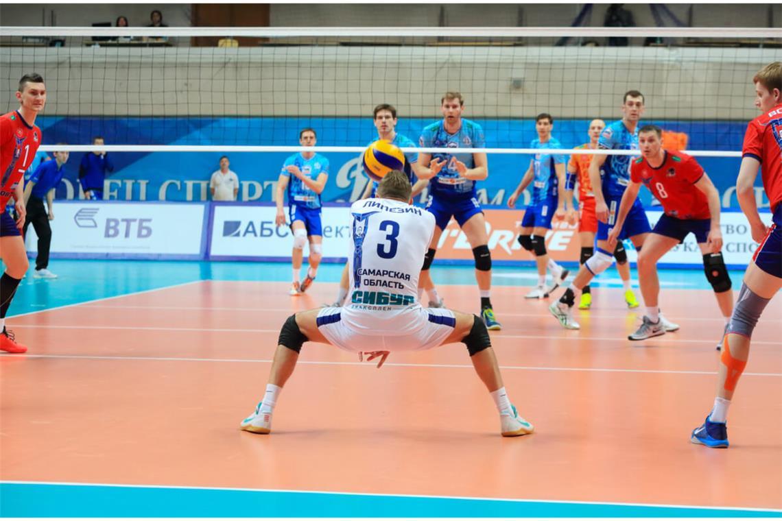 Das ist der Grund, warum ein Spieler einer Volleyballmannschaft ein anderes Trikot trägt.