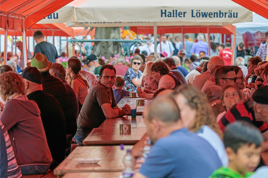 Das Murrhardter Stadtfest lockt in diesem Jahr wieder mit Speis, Trank und Unterhaltung zahlreiche Menschen in die Stadt. Fotos: Stefan Bossow