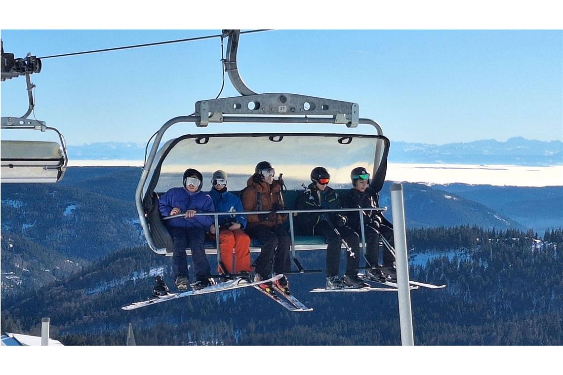 Das Skigebiet Feldberg im Schwarzwald ist mit 83 Pistenkilometern das größte in Baden-Württemberg und eine beliebte Anlaufstelle für Wintersportfans.