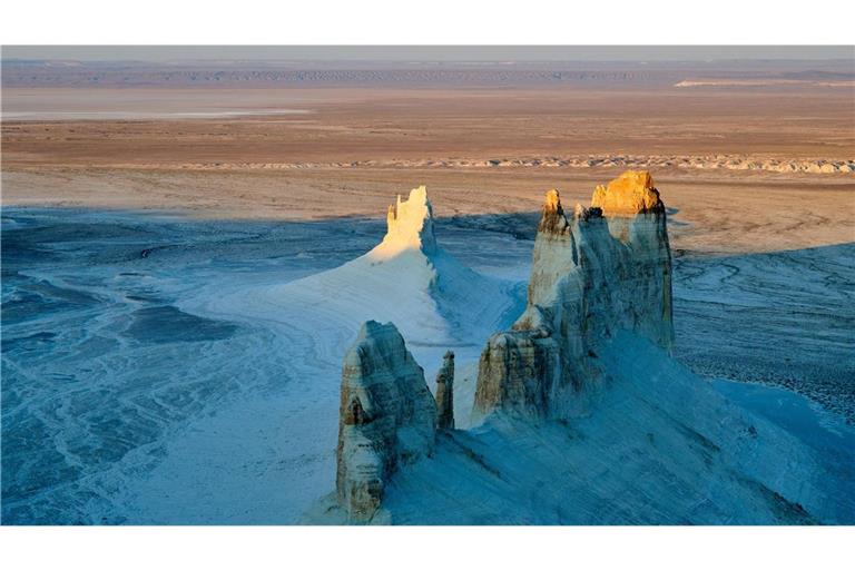 Das Ustyurt Plateau in Kasachstan ist der trockene  Grund eines einst gewaltigen trockenen Ozeans – Neotethys.