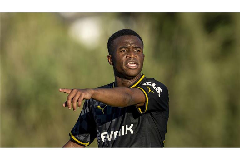 Dass Youssoufa Moukoko älter sein könnte als bislang angegeben, ist Bestandteil der Reportage „Tricksen, Schummeln, Täuschen - Das Millionengeschäft mit den Fußball-Talenten“.