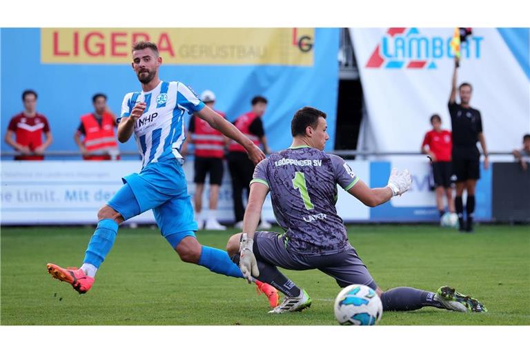 David Braig vergab auch diese Chance für die Kickers gegen GSV-Keeper Matthias Layer.