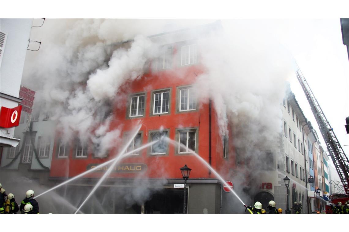 Déjà-vu für viele Konstanzer: An Weihnachten 2010 brannten drei Gebäude am Obermarkt.