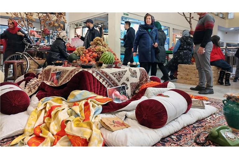 Dekoration in einem Einkaufszentrum in Teheran vor der Jalda-Nacht.