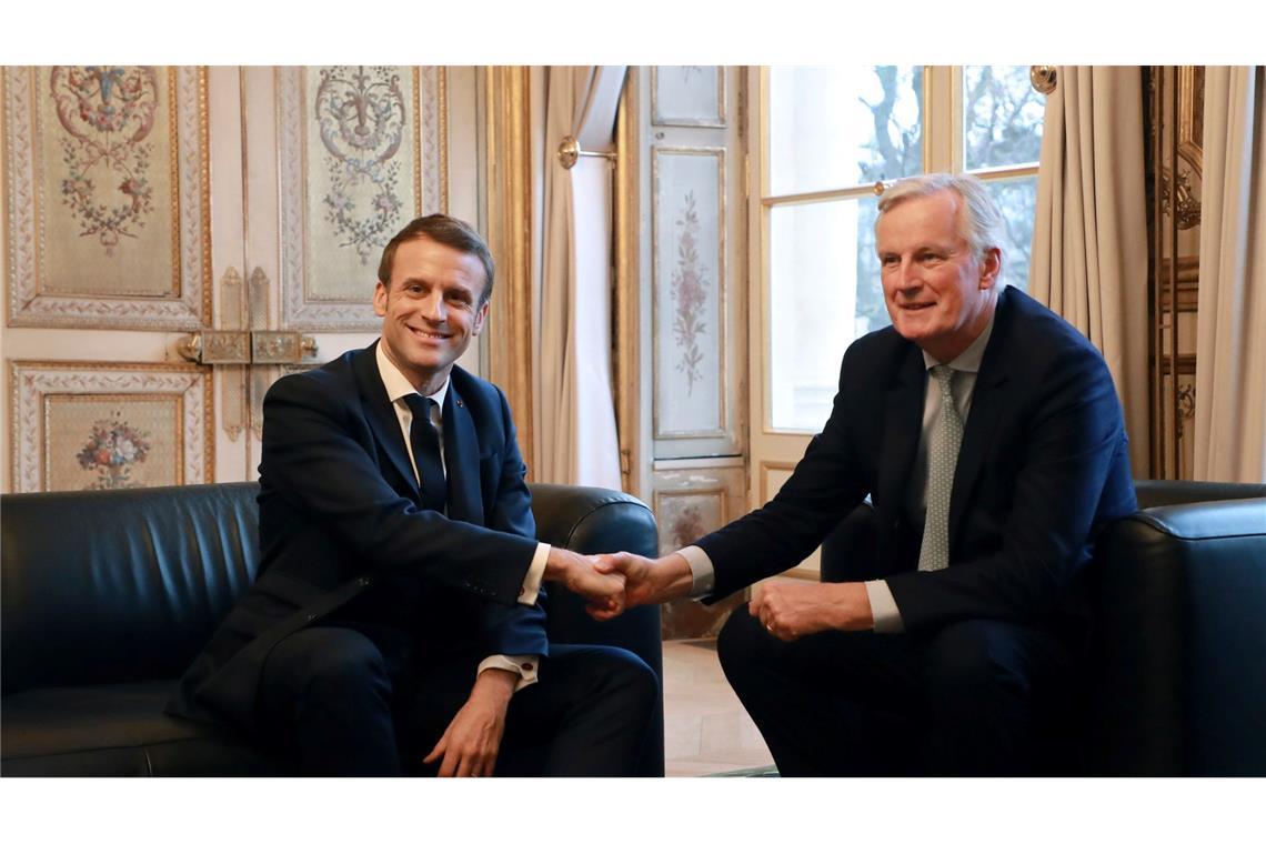 Dem Präsidenten Emmanuel Macron (links) hat der neue Premier Michel Barnier die Zusammensetzung des Kabinetts bereits vorgelegt (Archivbild).