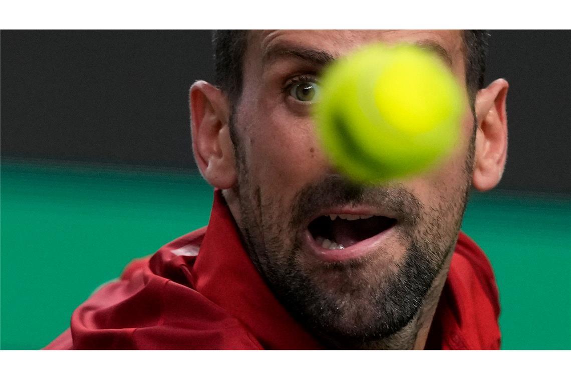 Den Ball fest im Blick: Novak Djokovic in Aktion bei der ATP-Tour in Shanghai.