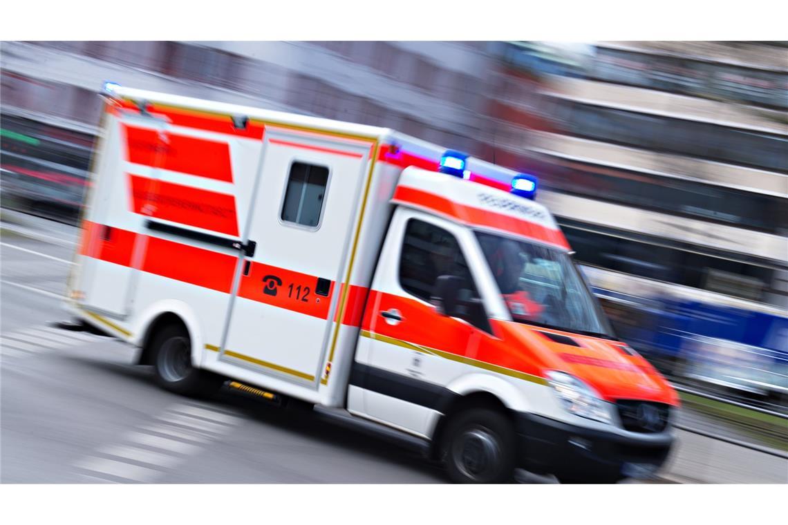 Der 16-Jährige kam schwer verletzt ins Krankenhaus. (Symbolbild)