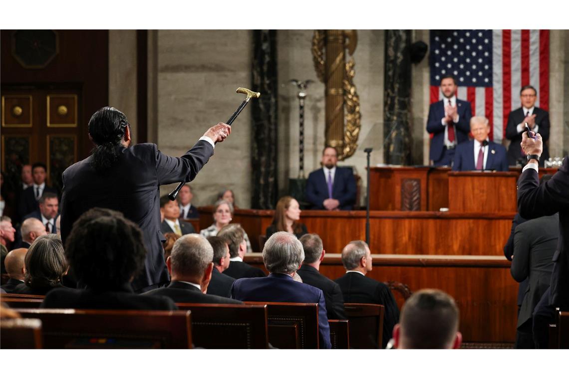 Der Abgeordnete Al Green schreit, als US-Präsident Donald Trump vor einer gemeinsamen Sitzung des Kongresses im Kapitol spricht.