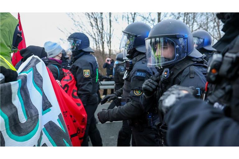 Der AfD-Bundesparteitag in Riesa wurde von großen Protesten begleitet (Archivbild).