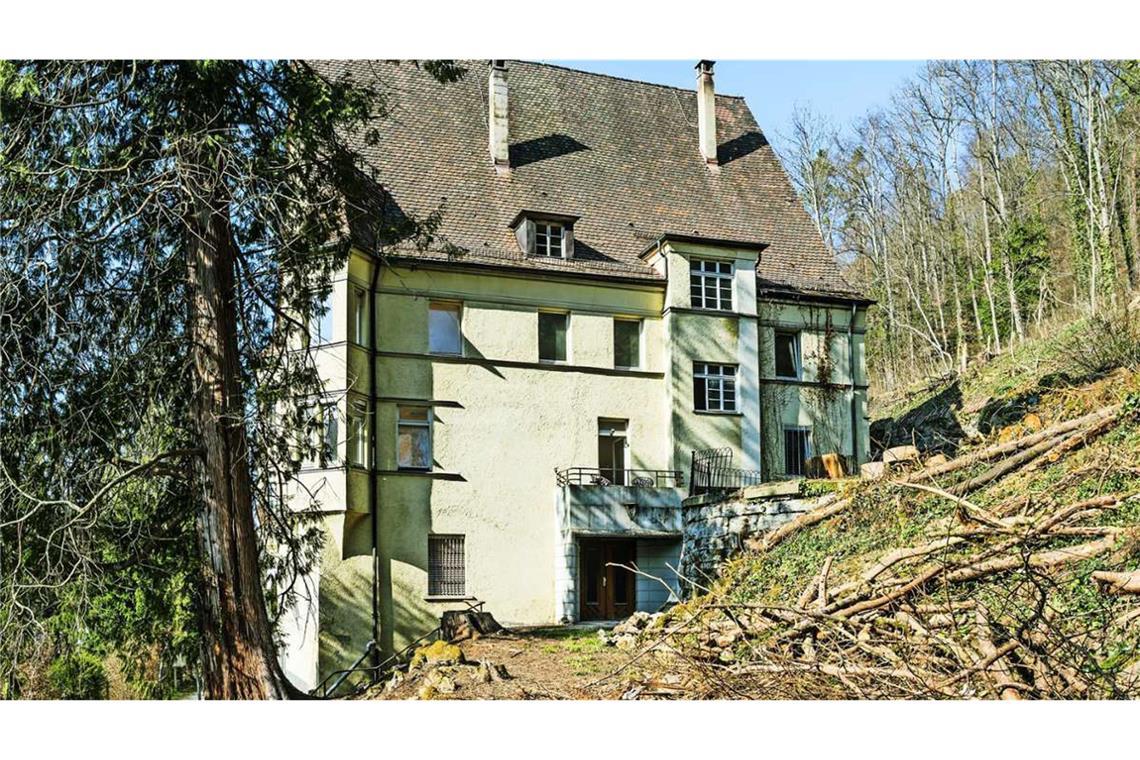 Der angehende Architekt Andreas Stenzel saniert die leer stehende Sommervilla des Bankiers Kilian von Steiner in Bad Niedernau im Kreis Tübingen und wird dafür auch vom Land, das Denkmalschutz fördert, finanziell unterstützt..