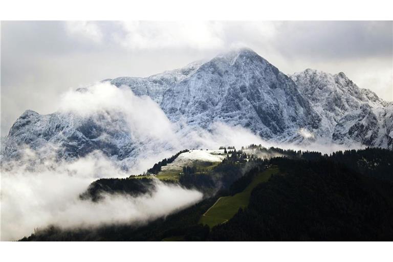 Der Bergsteiger war bei schlechtem Wetter allein unterwegs und verunglückte (Symbolbild).