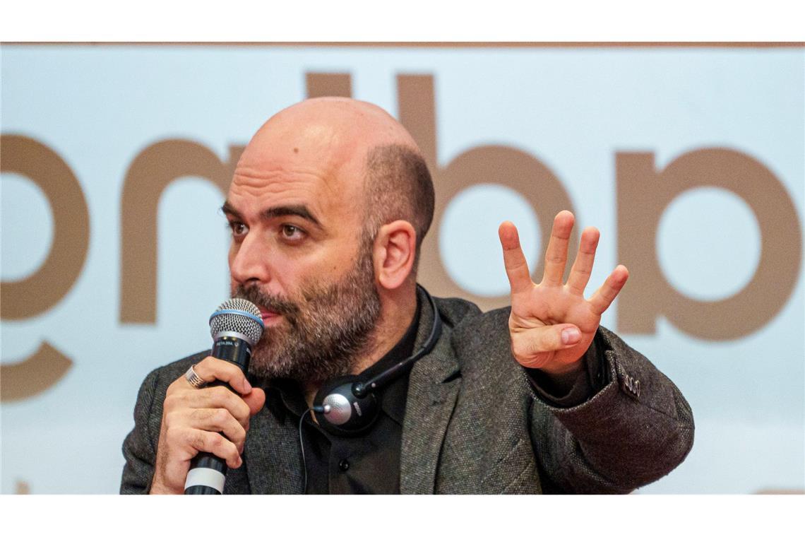 Der Bestsellerautor Roberto Saviano hat auf der Frankfurter Buchmesse seine Kritik an der rechten Regierung Italiens bekräftigt.