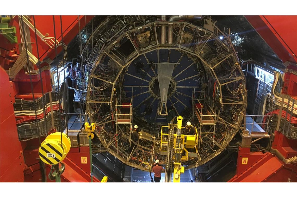 Der Cern-Teilchenbeschleuniger LHC liegt in einem gigantischen 27 Kilometer langen Tunnel unter der Erde. (Archivbild)