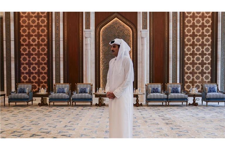 Der Emir von Katar, Scheich Tamim bin Hamad al-Thani. Katar wird vorerst nicht mehr als Vermittler zwischen Israel und der Hamas für eine Waffenruhe tätig sein (Archifoto).