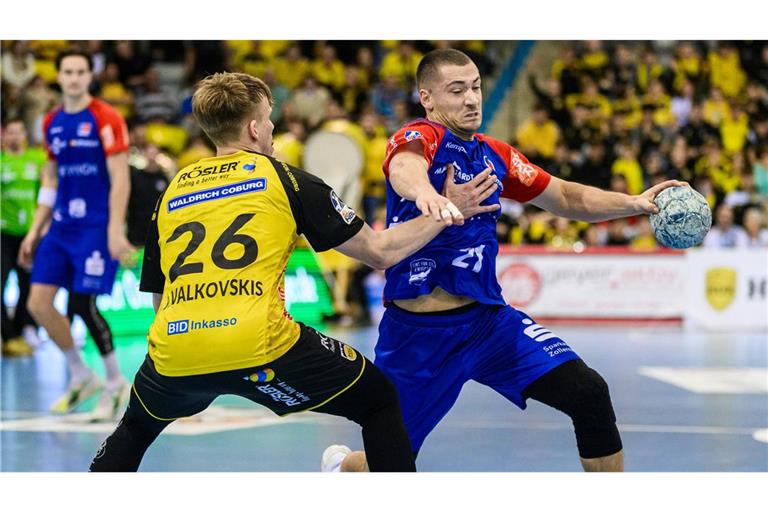 Der Ex-Stuttgarter Jerome Müller (re.) und der HBW Balingen-Weilstetten stehen im DHB-Pokal-Endturnier im April 2025 in der Lanxess-Arena in Köln.