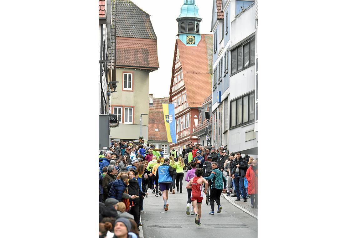 Der letzte Anstieg vom dem Ziel beim Rathaus.