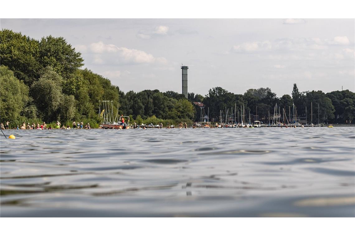 Der Mann ging beim Baden im Berliner Wannsee unter. (Archivbild)