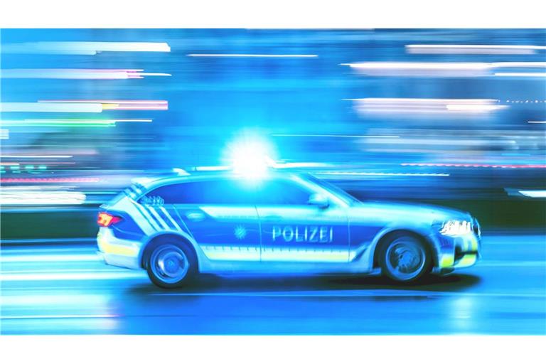 Der Polizei fiel offenbar das Alter des Fahrers auf. (Symbolbild)