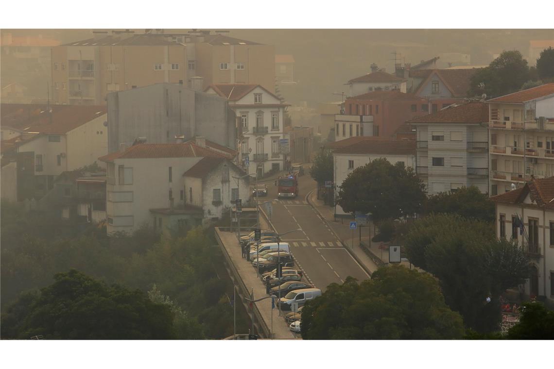 Der Rauch verdunkelte den Himmel vieler Städte. (Foto aktuell)