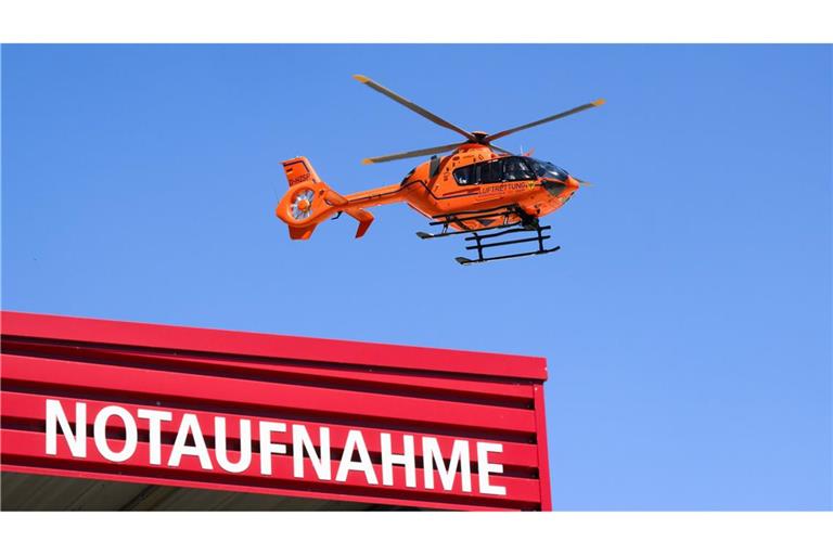 Der schwer verletzte 57-Jährige kam mit dem Hubschrauber ins Krankenhaus (Symbolbild).