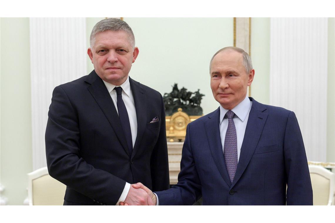 Der ukrainische Präsident Wolodymyr Selenskyj hat schwere Vorwürfe gegen den slowakischen Premier Robert Fico nach dessen Besuch bei Kremlchef Wladimir Putin