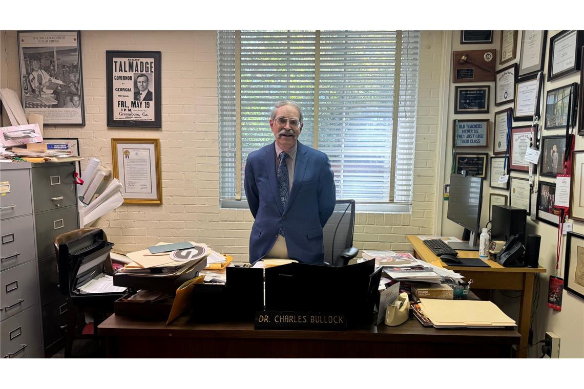 Der Wahlexperte Charles Bullock in seinem Büro an der Universität von Georgia.