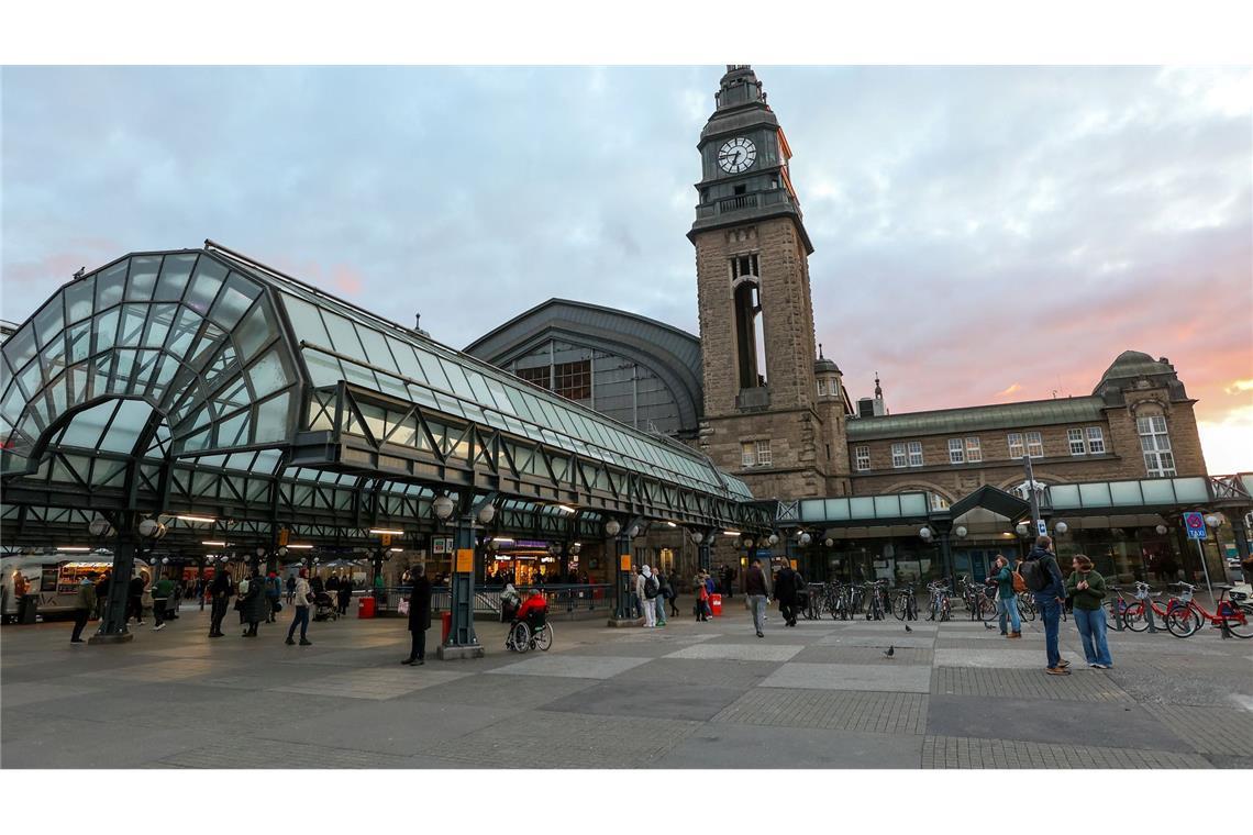 Der Zug fuhr laut Deutscher Bahn von Frankfurt nach Hamburg.