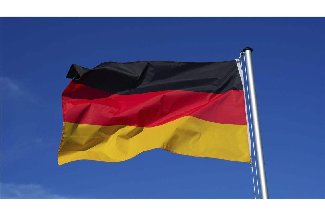 Deutsche Flagge in Schwarz-Rot-Gold.