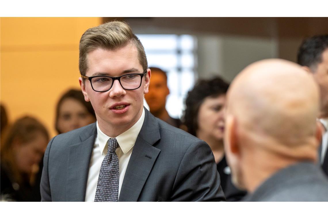 Die AfD-Spitze wollte den Ausschluss des bayerischen Politikers Daniel Halemba aus der Partei, doch vorerst bleibt er (Archivbild).