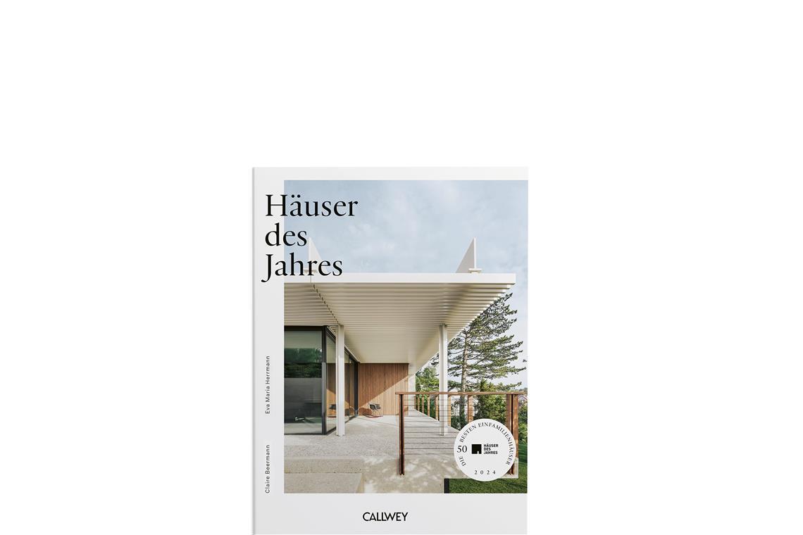 Die Architekten-Häuser werden in dem Bildband „Häuser des Jahres 2024 – die 50 besten Einfamilienhäuser“, erschienen im Callwey Verlag in Bild und Text vorgestellt. Die folgenden Bilder stammen aus dem Buch.