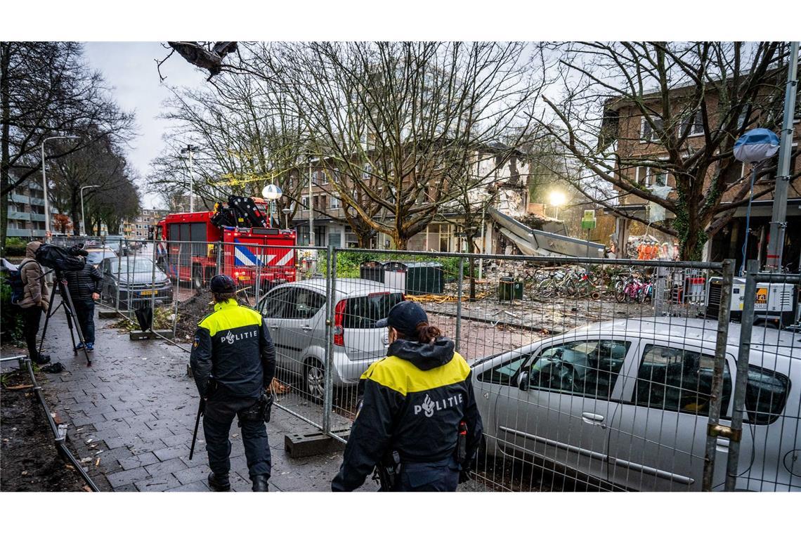 Die Bergungsarbeiten am Ort der Katastrophe in Den Haag gehen weiter.