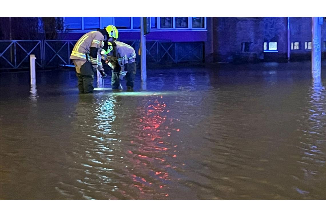 Die Berliner Wasserbetriebe gehen davon aus, dass alle bis Mitternacht wieder Wasser haben. (Foto aktuell)