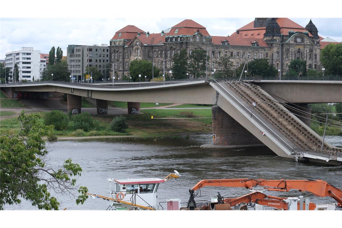 Die Brücke soll zum Teil abgerissen werden, doch die Zeit drängt.