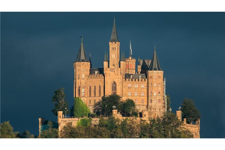 Die Burg Hohenzollern zieht jedes Jahr mehr als zweihunderttausend Touristen an.