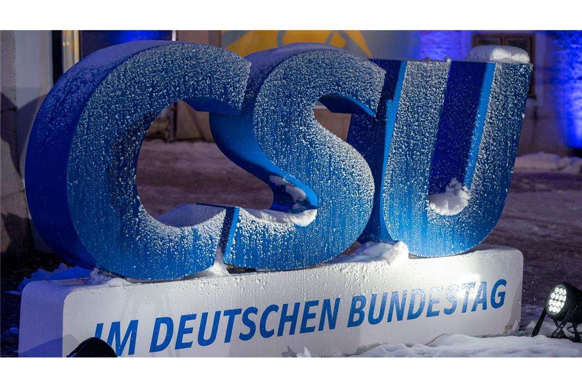 Die CSU schlägt in der Migrationspolitik scharfe Töne an. (Archivbild)