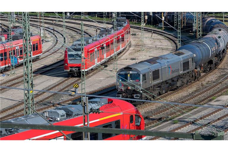 Die Deutsche Bahn streicht Verbindungen zwischen Ulm und Friedrichshafen. (Symbolbild)