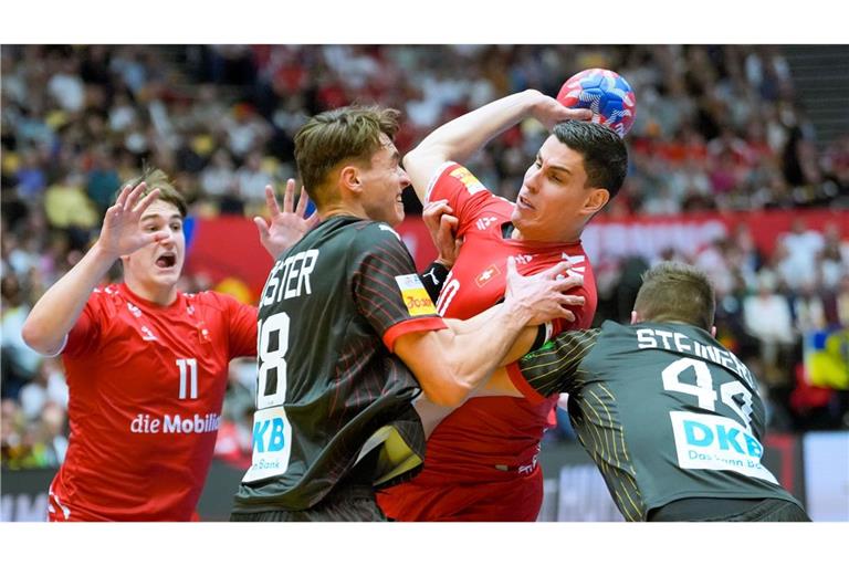 Die deutschen Handballer haben im WM-Vorrundenspiel gegen die Schweiz eine enttäuschende Leistung gezeigt.