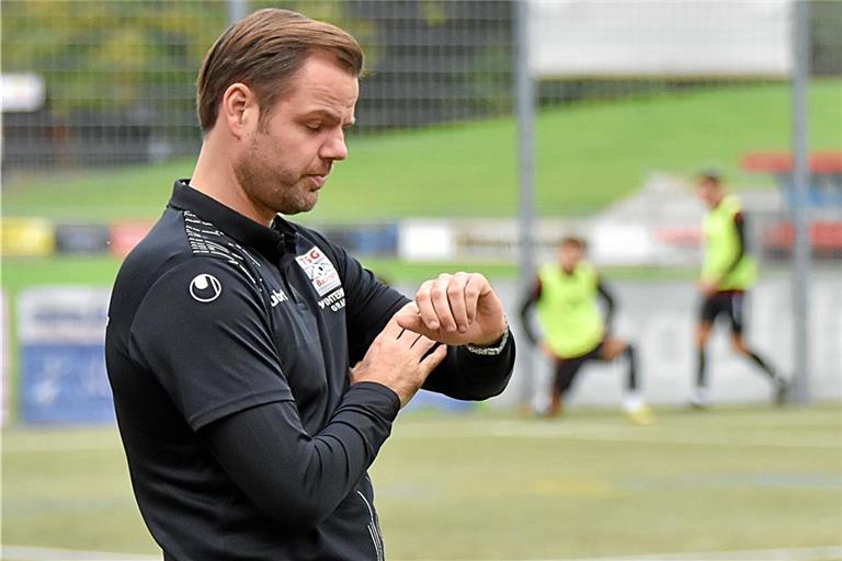 Die erfolgreiche Zeit von Mario Klotz als Trainer der TSG Backnang ist noch lange nicht abgelaufen. Der Oberliga-Siebte und sein 39-jähriger Coach haben sich darauf geeinigt, den zum Saisonende auslaufenden Vertrag um ein weiteres Jahr zu verlängern. Foto: Tobias Sellmaier