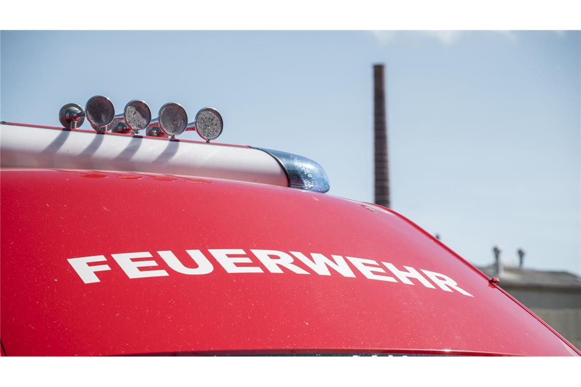 Die Feuerwehr musste einen Brand in einem alten Fachwerkhaus löschen. (Symbolbild)