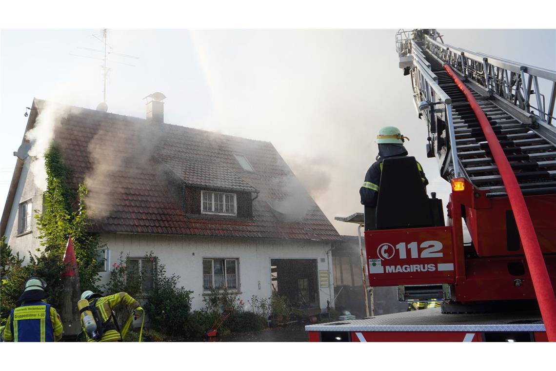 Die Feuerwehr war mehrere Stunden im Einsatz.