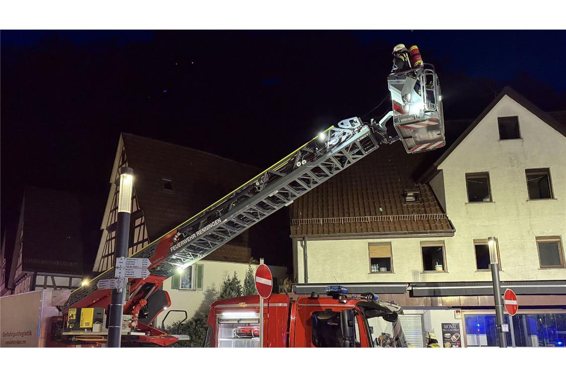 Die Feuerwehr war mehrere Stunden im Einsatz.