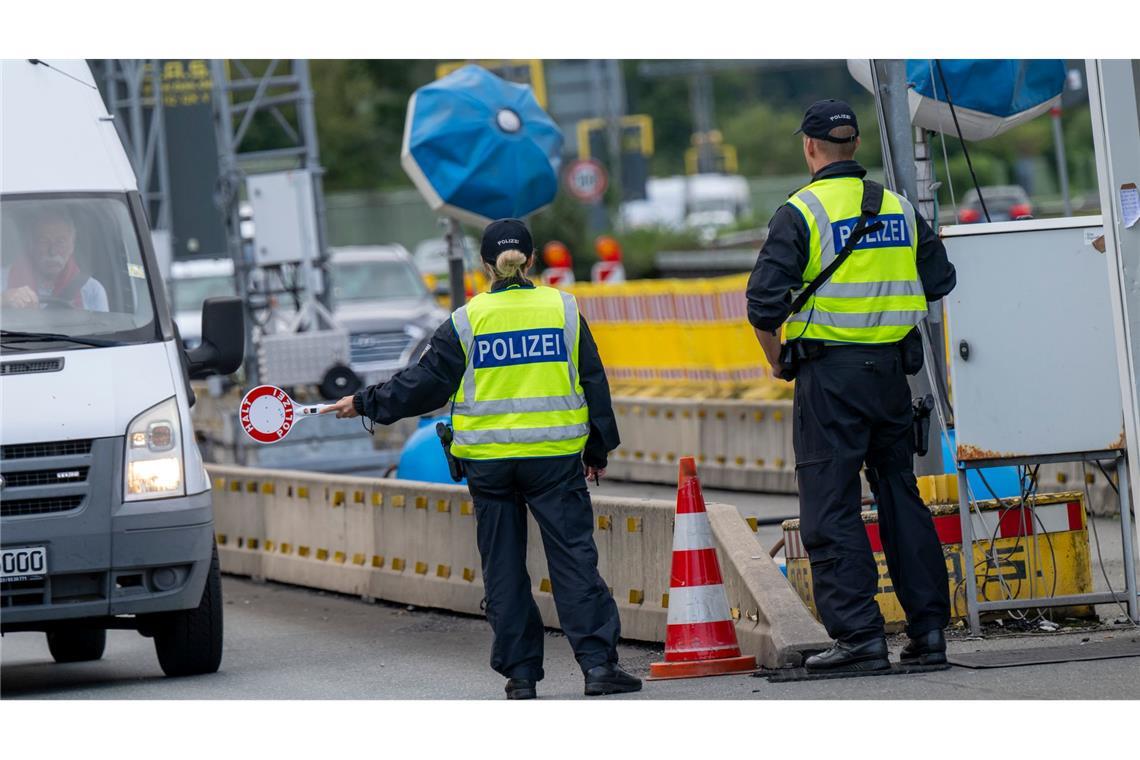 Die Grenzkontrollen sollen ausgeweitet werden.