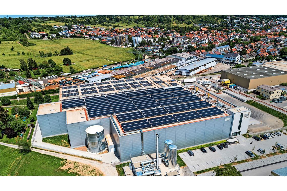 Die größte deutsche Solarthermieanlage auf einem Dach befindet sich in Dettenhausen (Kreis Tübingen).