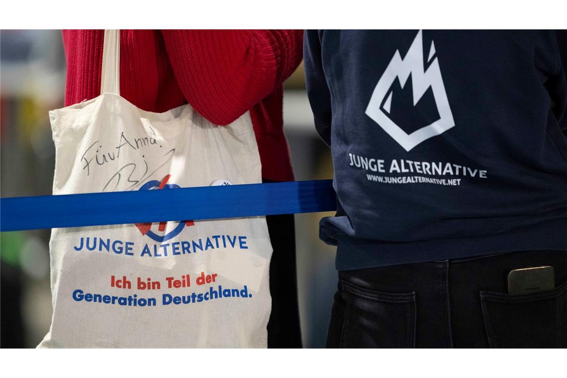 Die Junge Alternative soll nicht mehr die Nachwuchsorganisation der AfD sein. Wie die neue Parteijugend heißen soll, ist noch nicht entschieden. Klar ist dagegen, dass diese stärker unter der Kontrolle der Partei stehen wird.