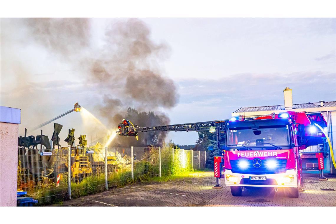 Die Löscharbeiten dauerten bis in die Morgenstunden an.