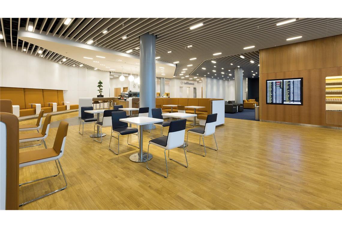 Die Lufthansa Senator und Business Lounge am Flughafen London Heathrow 2014.