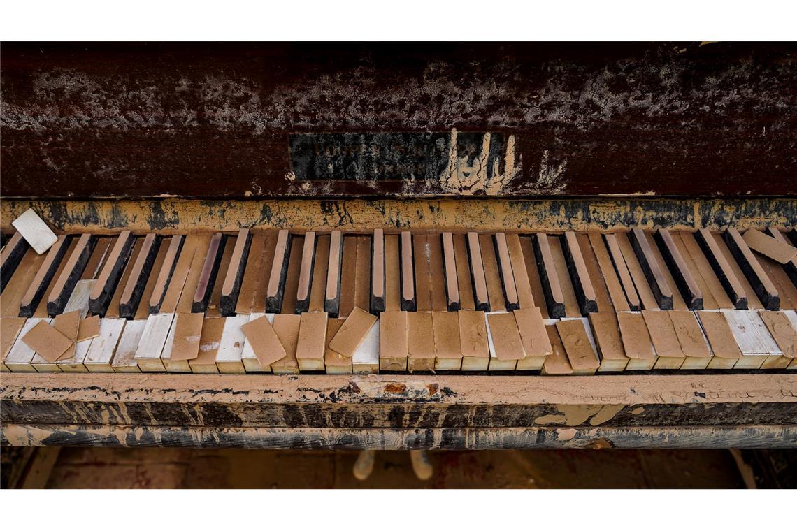 Die Musik ist verstummt: Nach dem Jahrhundert-Unwetter im Osten Spaniens steht ein mit Schlamm bedecktes Klavier in den Straßen von Sedavi in der Region Valencia.