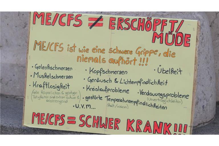 Weit verbreitet:Was ist ME/CFS? Die Myalgische Enzephalomyelitis/Chronisches Fatigue Syndrom ist eine schwere neuroimmunologische Erkrankung, die oft zu einem hohen Grad koerperlicher Behinderung fuehrt. Weltweit sind etwa 40 Millionen  Menschen betroffen.