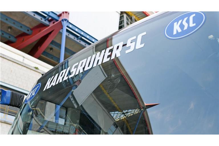 Die Partie des KSC in Köln an diesem Sonntag begann später – der Bus der Badener steckte im Stau.