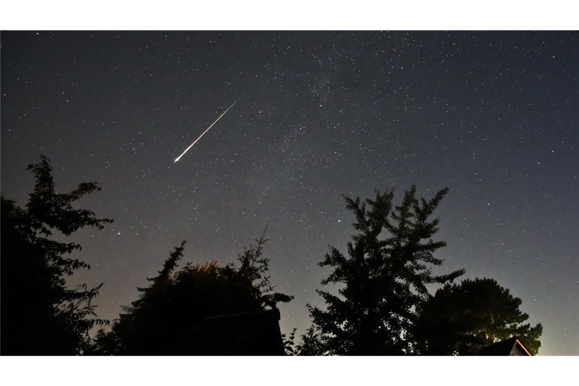 Die Perseiden, einer der bekanntesten Meteorströme, erreichen dann am Montagabend ihr Maximum.